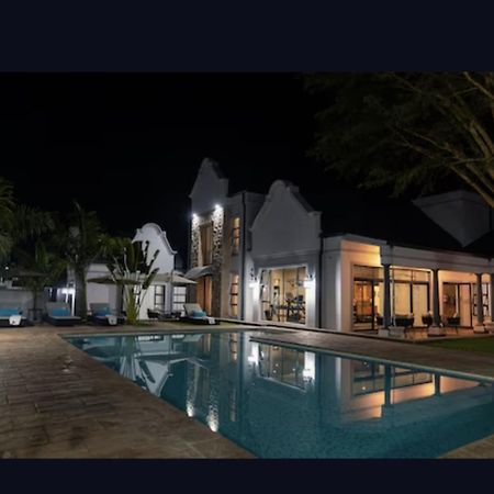 Ezulwini Villa Hotel Harare Exterior foto